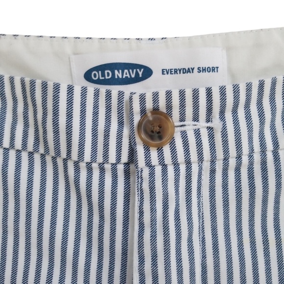 Old‎ Navy Blue White Railroad Striped Everyday Shorts Size 8 - Picture 4 of 9